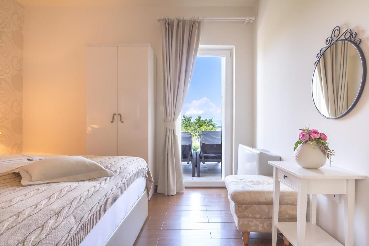 Luxury Apartments Villa Luce Malinska Eksteriør bilde